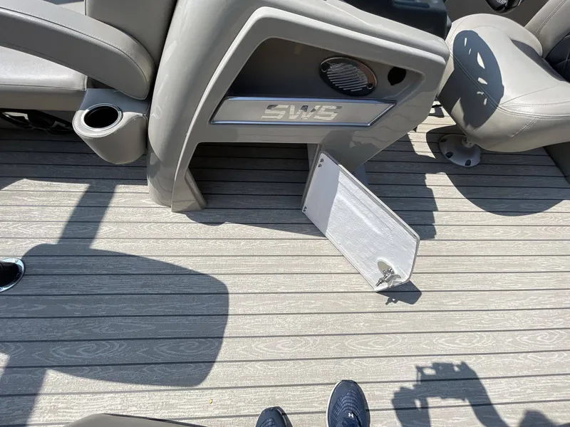 Slide: The Image of Silver Wave 2410 CLS 2022 - 12