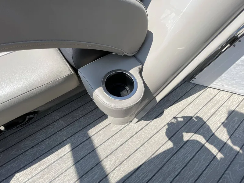 Slide: The Image of Silver Wave 2410 CLS 2022 - 13