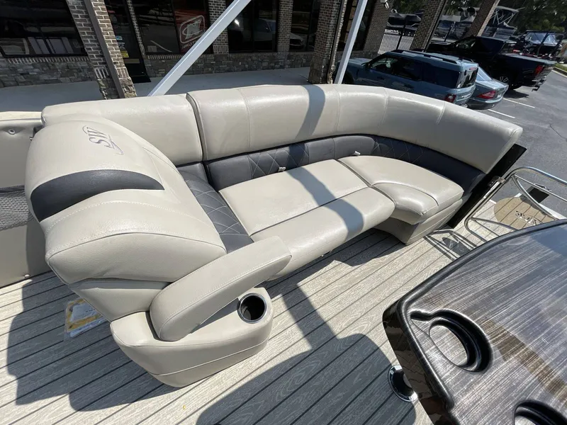 Slide: The Image of Silver Wave 2410 CLS 2022 - 24