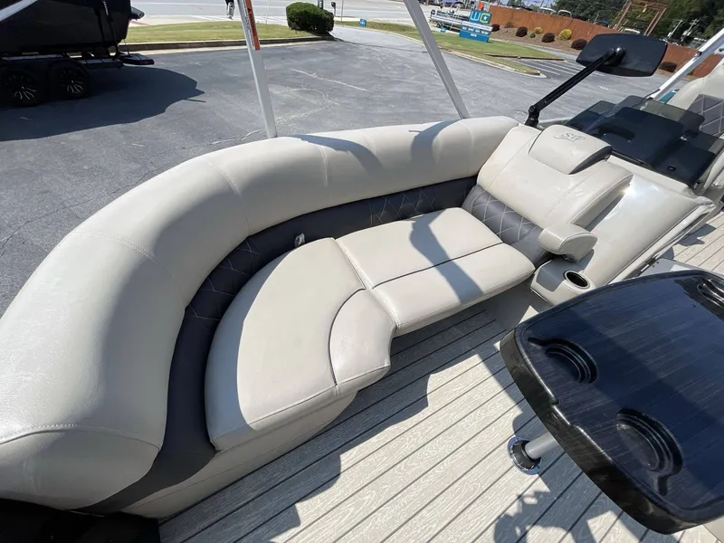 Slide: The Image of Silver Wave 2410 CLS 2022 - 25