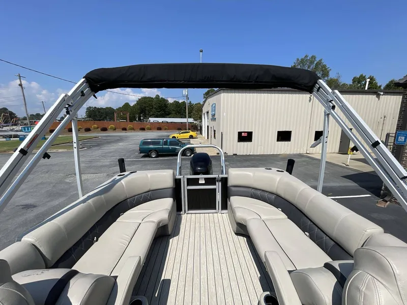 Slide: The Image of Silver Wave 2410 CLS 2022 - 4