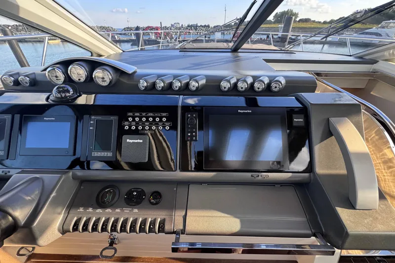 Slide: The Image of Helm of 2006 Azimut 68S yacht with Raymarine navigation displays and gauges. - 34