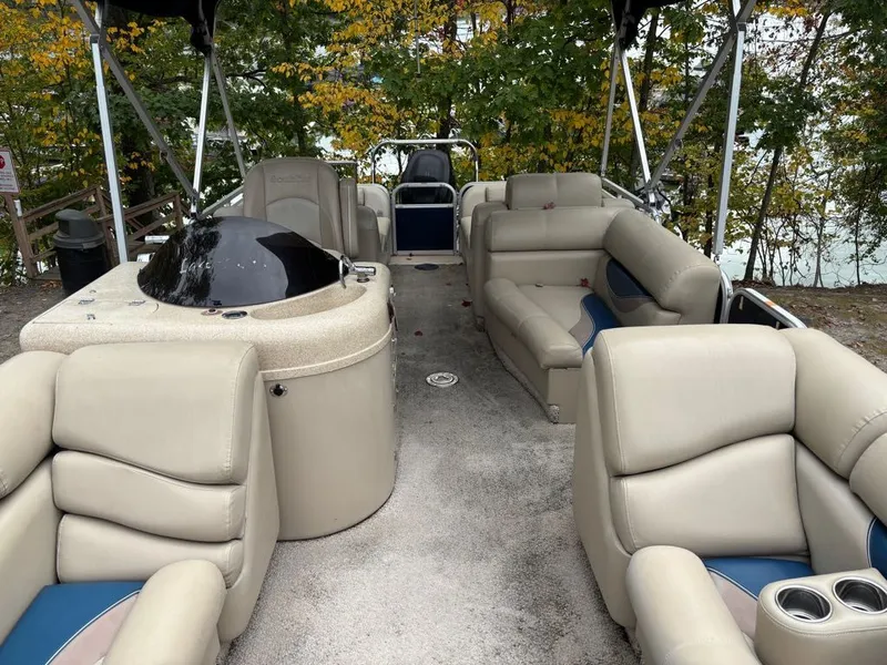 Slide: The Image of South Bay 700 SERIES 724SL 2012 - 12