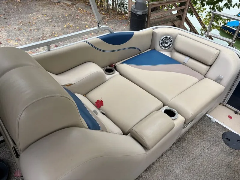 Slide: The Image of South Bay 700 SERIES 724SL 2012 - 16