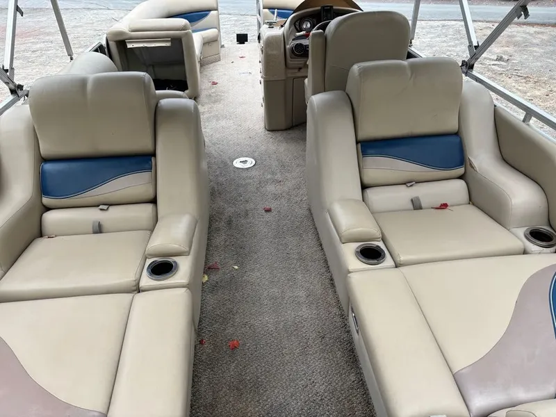 Slide: The Image of South Bay 700 SERIES 724SL 2012 - 17