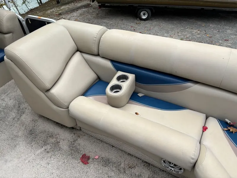 Slide: The Image of South Bay 700 SERIES 724SL 2012 - 18