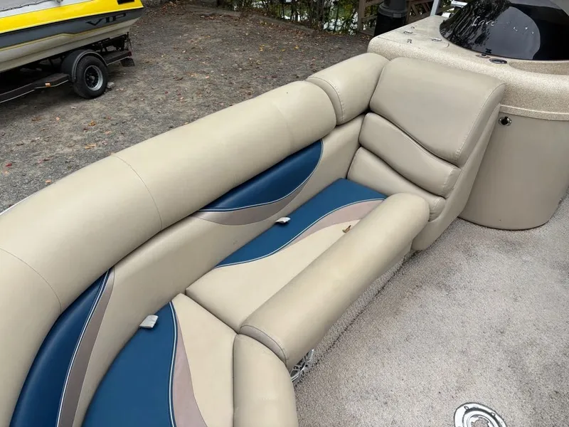 Slide: The Image of South Bay 700 SERIES 724SL 2012 - 20