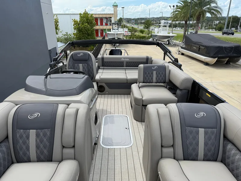 Slide: The Image of Barletta Lusso 23U 2023 - 11