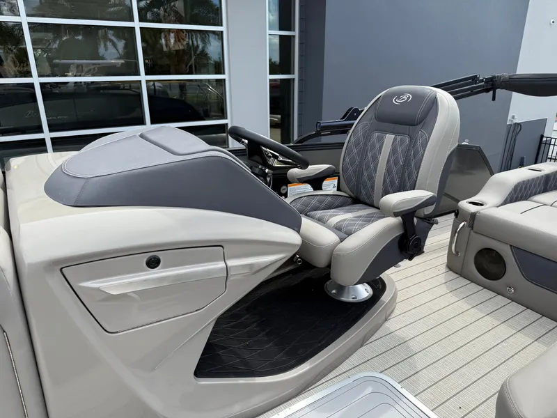 Slide: The Image of Barletta Lusso 23U 2023 - 12