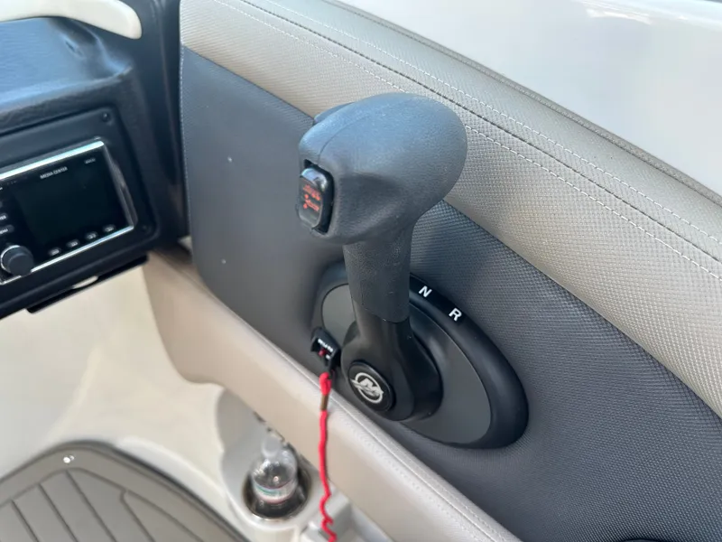 Slide: The Image of Crownline Boats 265 SS 2020 - 10