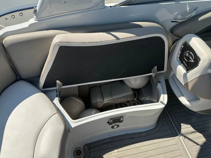 Slide: The Image of Crownline Boats 265 SS 2020 - 14