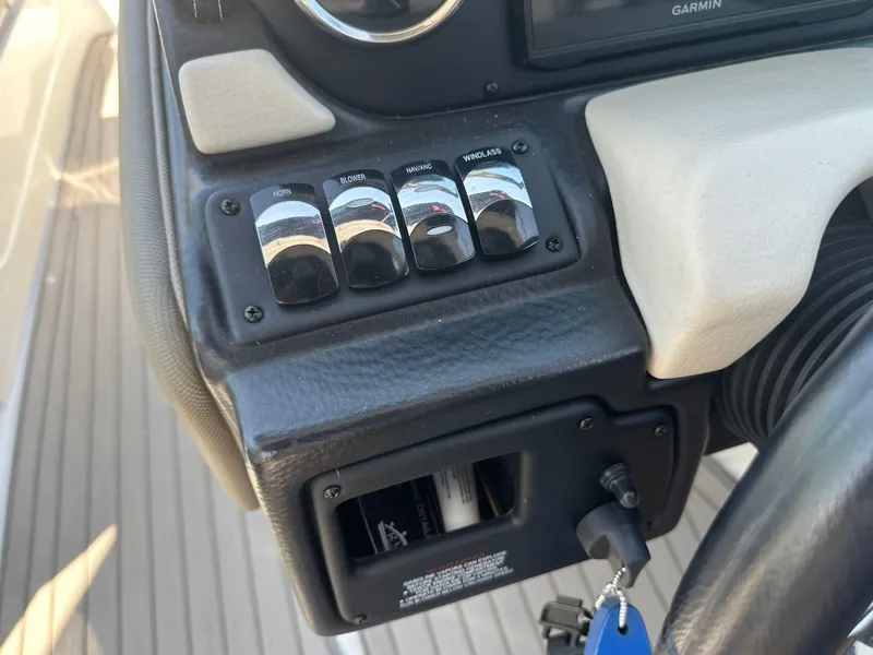 Slide: The Image of Crownline Boats 265 SS 2020 - 8