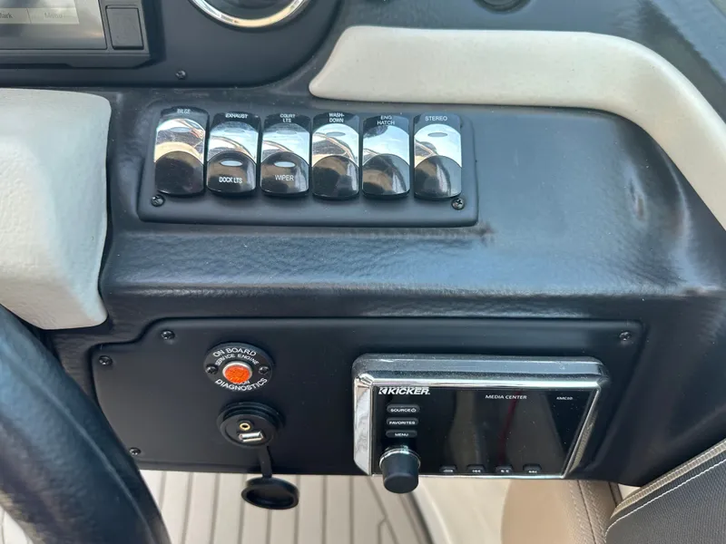 Slide: The Image of Crownline Boats 265 SS 2020 - 9