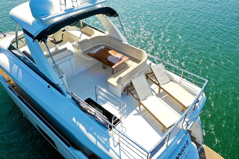 Slide: The Image of Absolute NAVETTA 52 2017 - 8