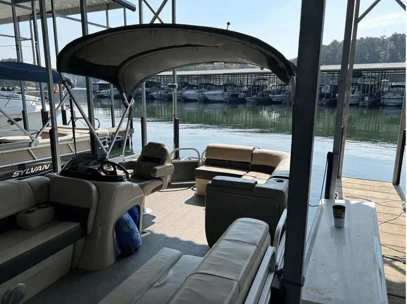 Slide: The Image of Sun Tracker Party Barge 2018 - 11