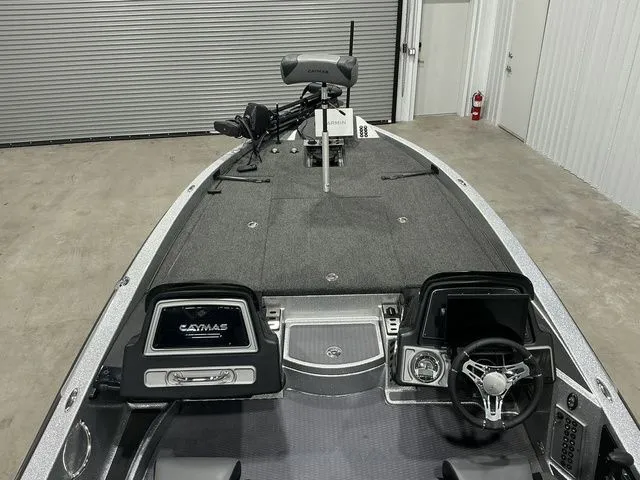 Slide: The Image of Caymas CX 20 PRO 2020 - 6