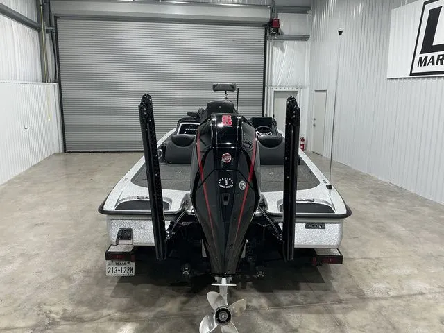 Slide: The Image of Caymas CX 20 PRO 2020 - 8