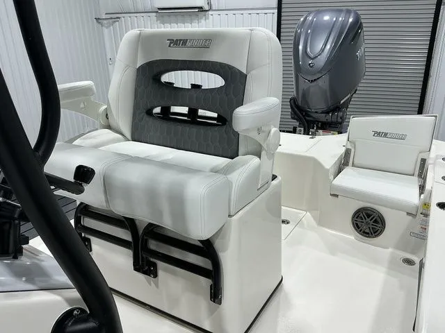 Slide: The Image of Pathfinder 2500 Hybrid 2026 - 13