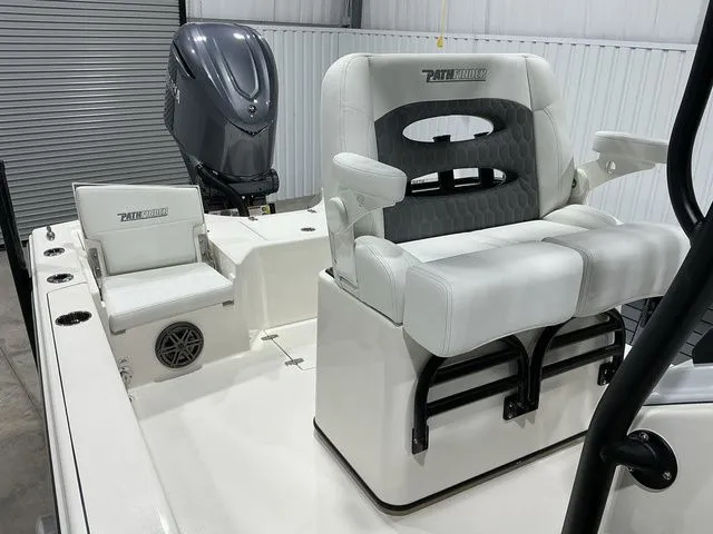 Slide: The Image of Pathfinder 2500 Hybrid 2026 - 24