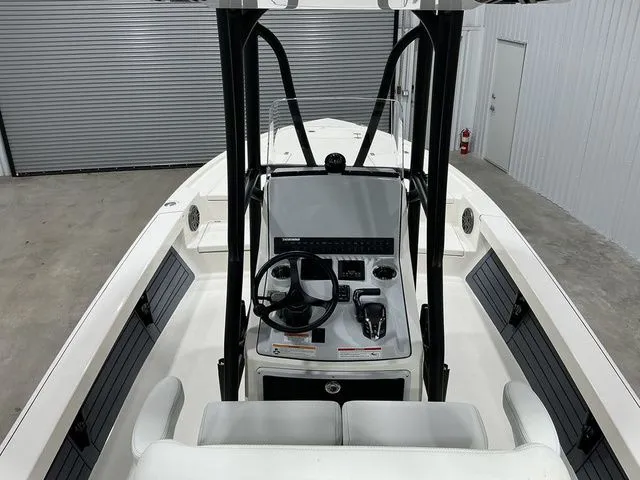 Slide: The Image of Pathfinder 2500 Hybrid 2026 - 8