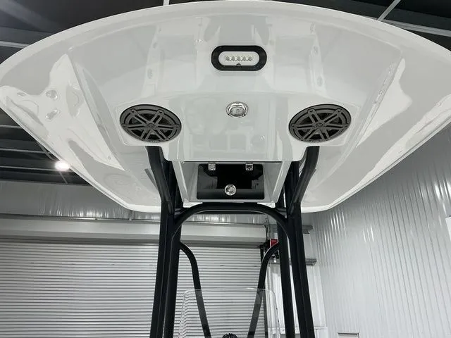 Slide: The Image of Pathfinder 2500 Hybrid 2026 - 9