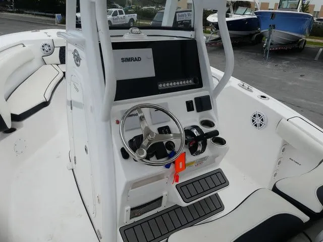 Slide: The Image of Tidewater 232 CC Adventure 2021 - 10