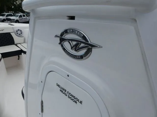 Slide: The Image of Tidewater 232 CC Adventure 2021 - 14