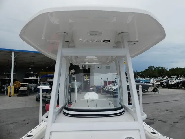 Slide: The Image of Tidewater 232 CC Adventure 2021 - 19