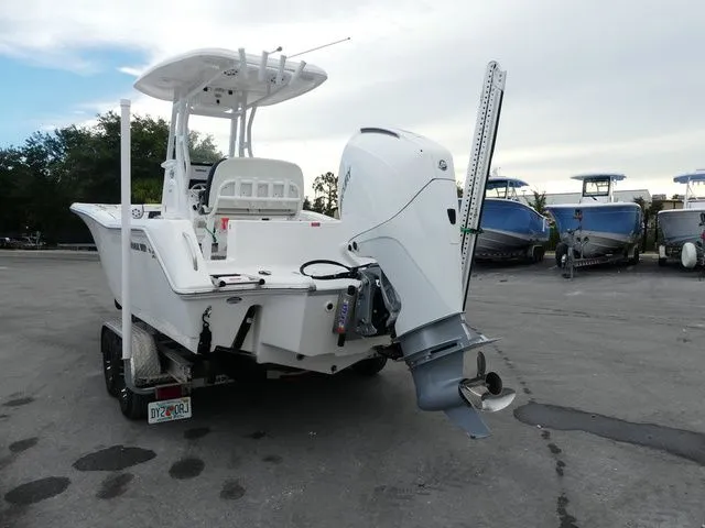 Slide: The Image of Tidewater 232 CC Adventure 2021 - 4