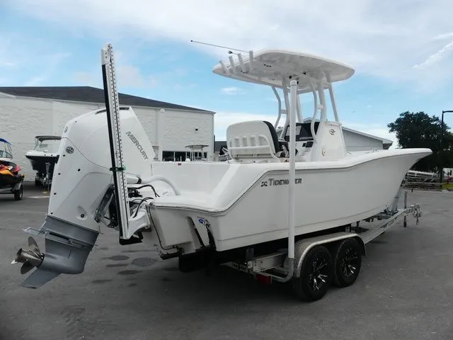 Slide: The Image of Tidewater 232 CC Adventure 2021 - 7