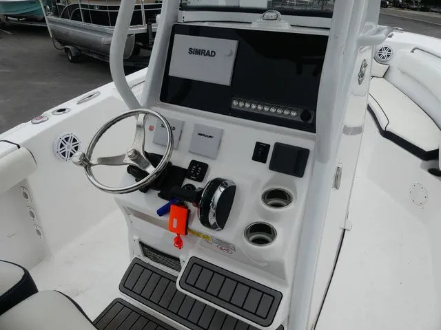 Slide: The Image of Tidewater 232 CC Adventure 2021 - 8