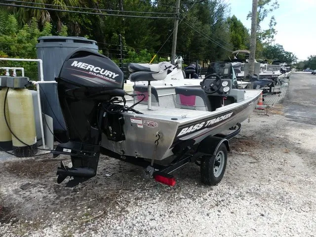 Slide: The Image of Tracker Pro 160 2014 - 3