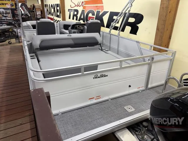 Slide: The Image of Sun Tracker PB 22RF 2026 - 5