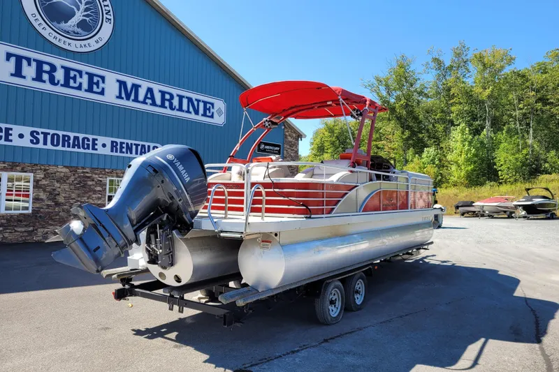 Slide: The Image of 2014 Bennington G23 pontoon boat with Yamaha motor at Tree Marine. - 2