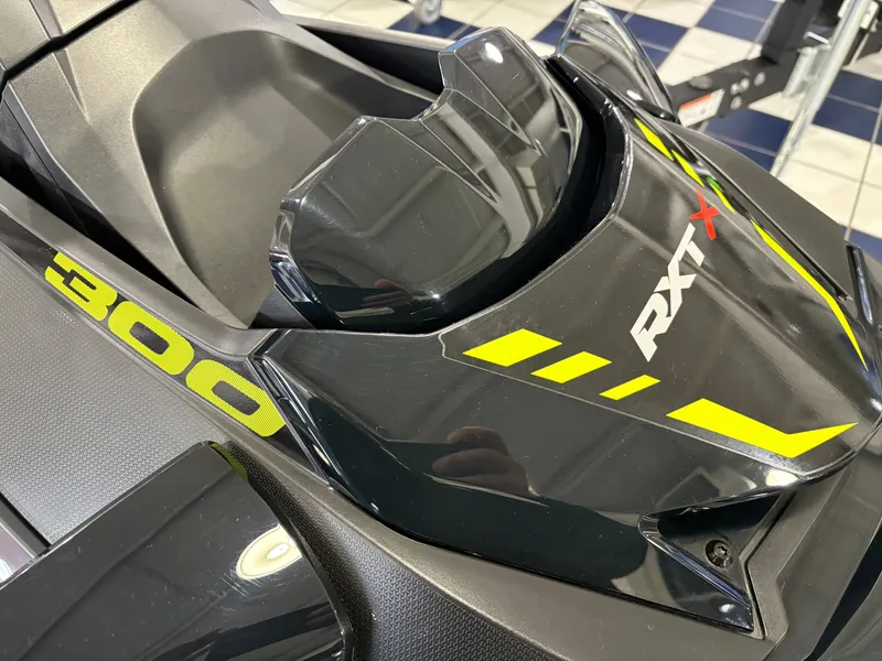 Slide: The Image of Sea-Doo RXT-X 300 w/ sound 2021 - 30