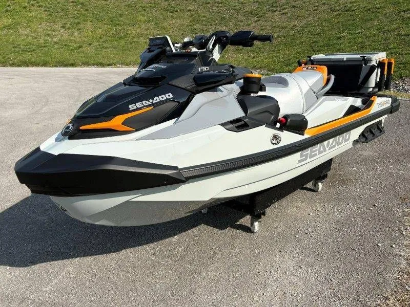 Slide: The Image of Sea-Doo FishPro Trophy 170 w/ Sound 2026 - 16