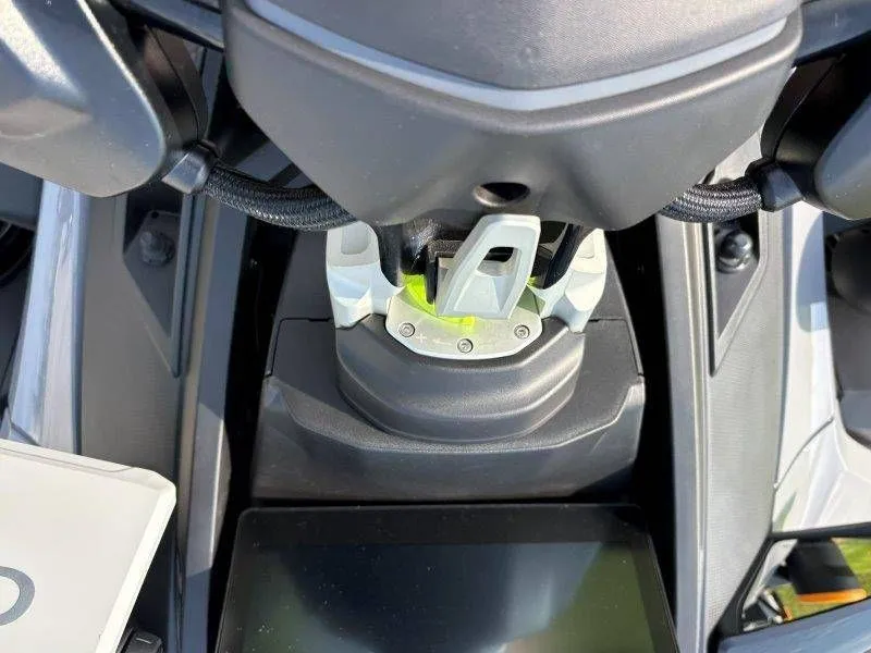 Slide: The Image of Sea-Doo FishPro Trophy 170 w/ Sound 2026 - 29