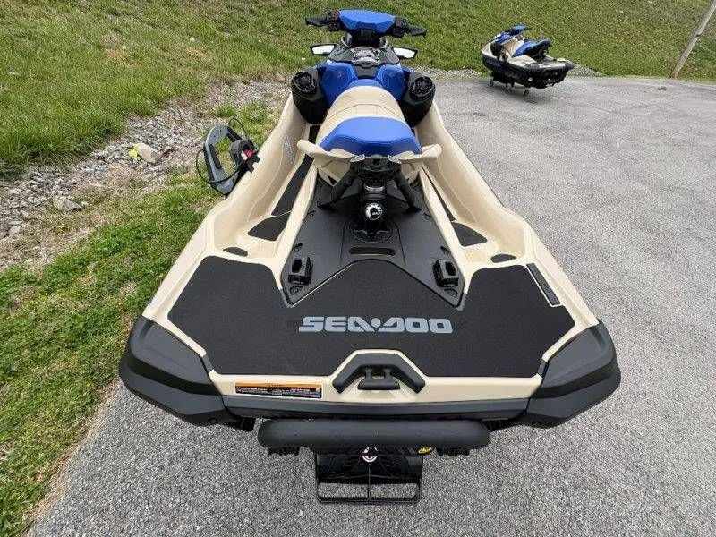 Slide: The Image of Sea-Doo Wake Pro 230 w/ Sound 2026 - 19