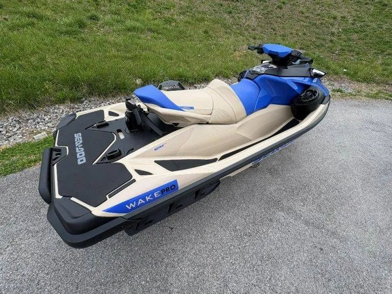 Slide: The Image of Sea-Doo Wake Pro 230 w/ Sound 2026 - 22