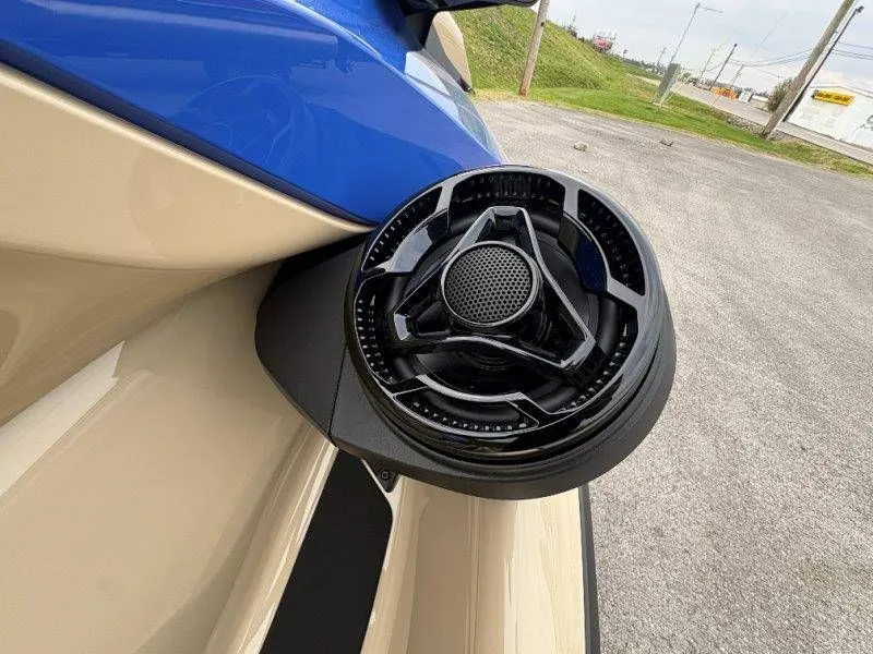 Slide: The Image of Sea-Doo WAKE 170 W/ SOUND 2026 - 17