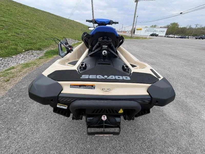 Slide: The Image of Sea-Doo WAKE 170 W/ SOUND 2026 - 19