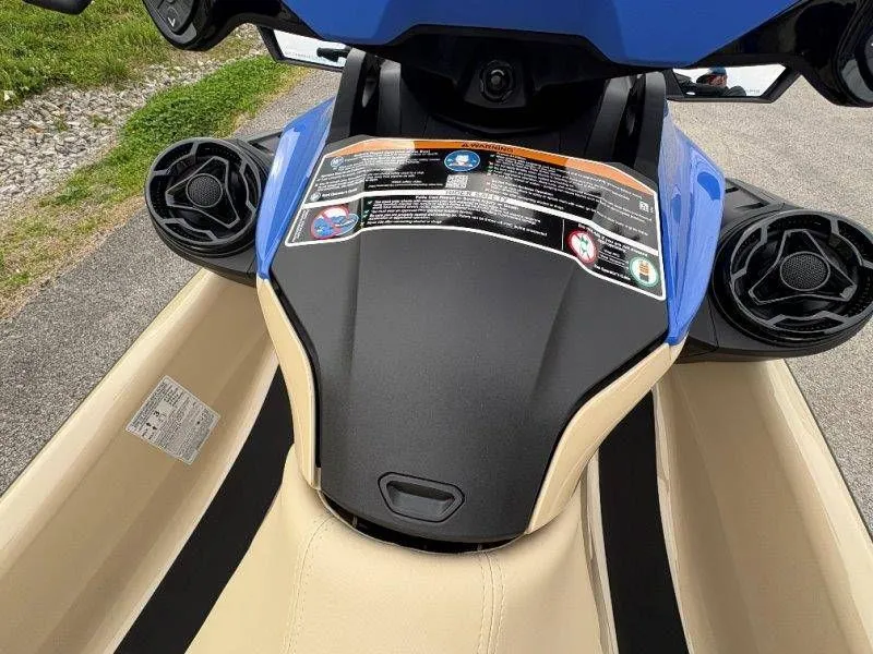 Slide: The Image of Sea-Doo WAKE 170 W/ SOUND 2026 - 20