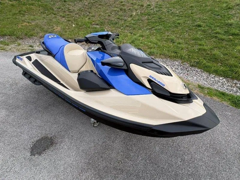 Slide: The Image of Sea-Doo WAKE 170 W/ SOUND 2026 - 25