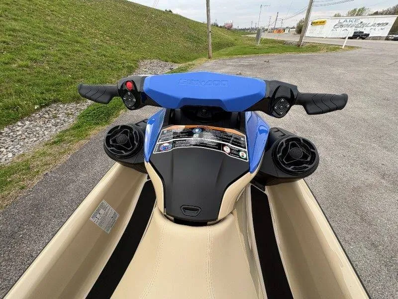 Slide: The Image of Sea-Doo WAKE 170 W/ SOUND 2026 - 28