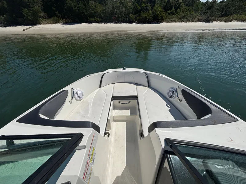 Slide: The Image of Sea Ray SPX 190 Outboard 2017 - 13