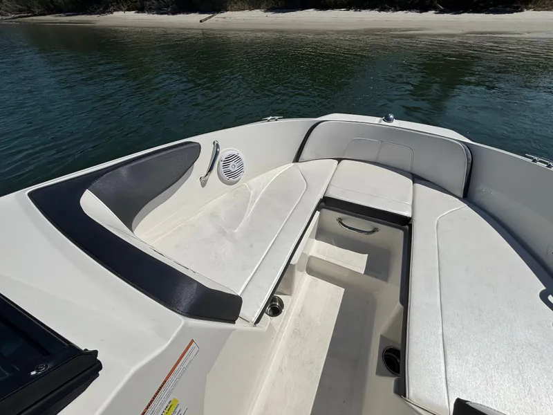 Slide: The Image of Sea Ray SPX 190 Outboard 2017 - 14