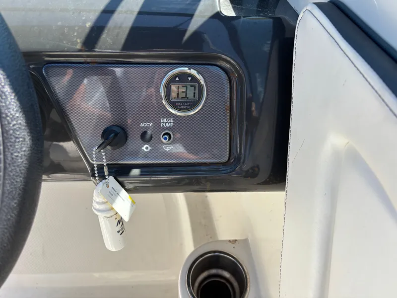 Slide: The Image of Sea Ray SPX 190 Outboard 2017 - 22