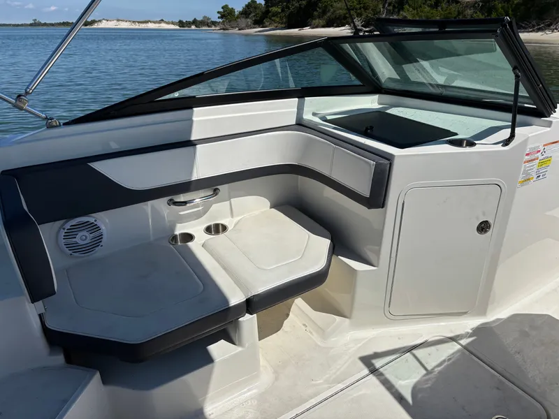 Slide: The Image of Sea Ray SPX 190 Outboard 2017 - 23