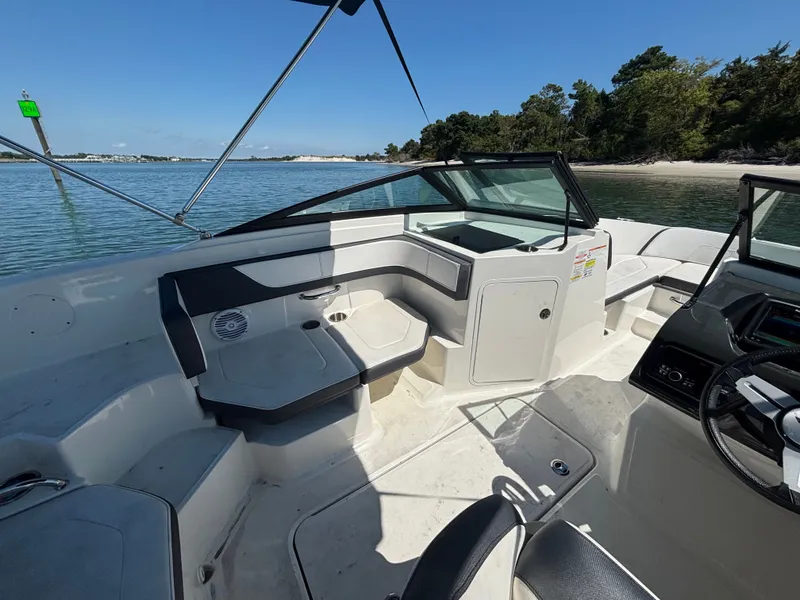 Slide: The Image of Sea Ray SPX 190 Outboard 2017 - 24