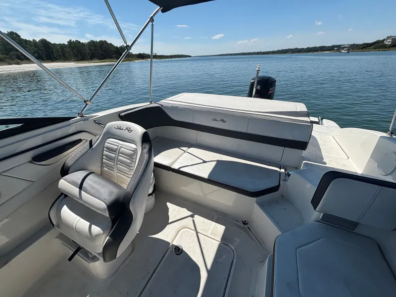 Slide: The Image of Sea Ray SPX 190 Outboard 2017 - 25